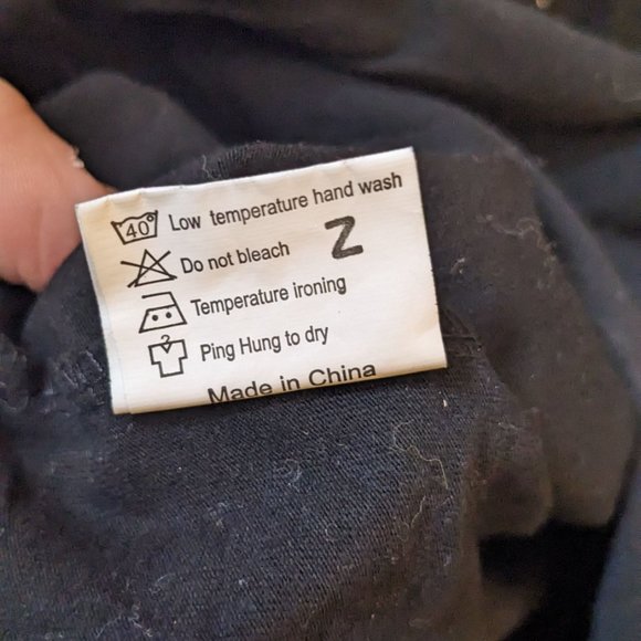 BTS J-Hope 94 Floral Number Jersey Back Black T-Shirt K-pop Size Medium - Picture 7 of 7